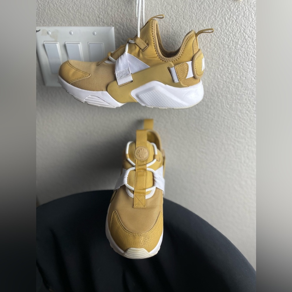 Shoe Reseller Box! - Picture 2 of 10